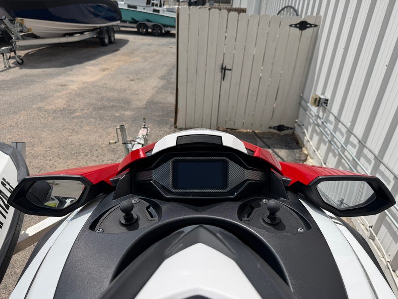 Boat Image 10