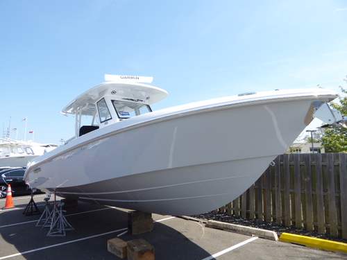 2025 Everglades 335 CC