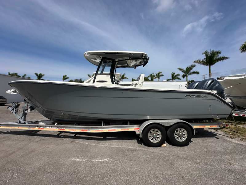 2025 Cobia 285 Open